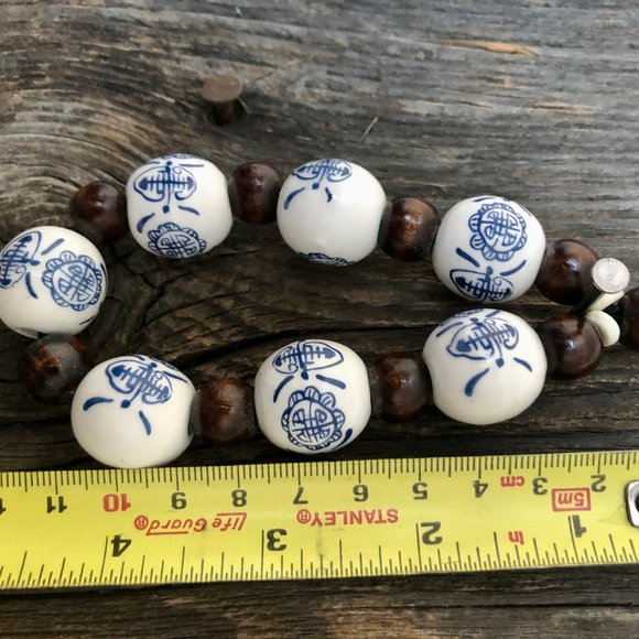 BRACELET, Pocelaine asian beads mix with wooden beads - Picture 4 of 5